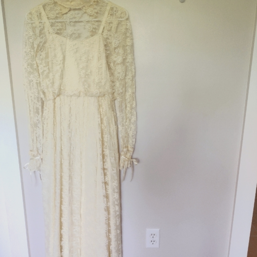 Vintage Cream Formal Wedding Dress